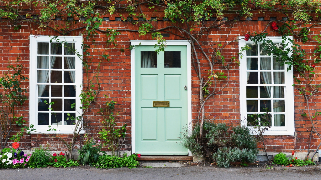 Restoring Your Old Wooden Doors Through Simple Cleaning Methods